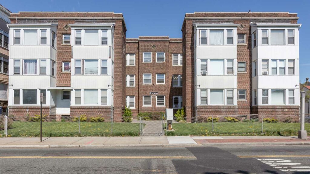 Exterior of 207 S. Harrison St Apartments